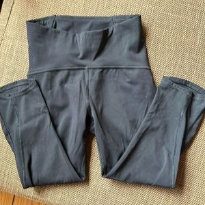 Lulu Lemon Athletic/Yoga Pants. Capri